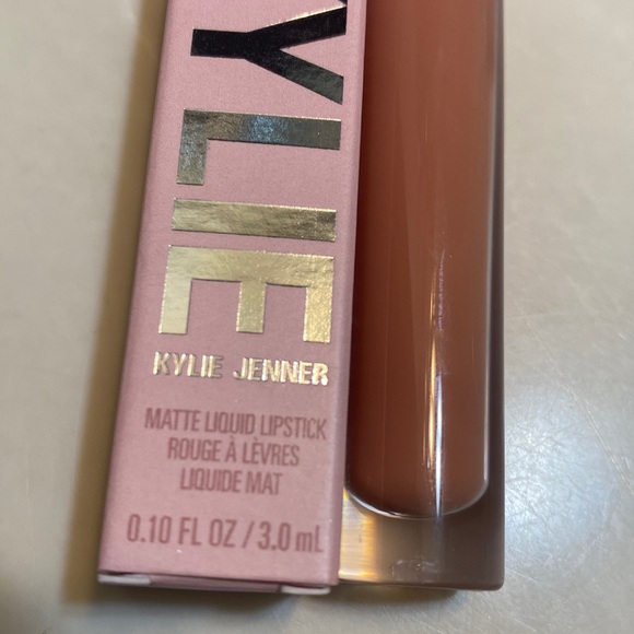 5 for $25/Kylie Cosmetics Matte Liquid Lipstick - Picture 2 of 3